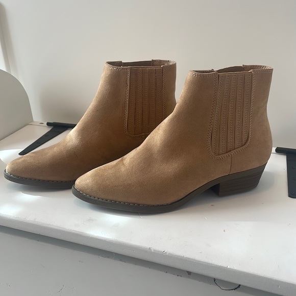 Universal Threads - Women’s Brown - Tan Ankle Boots Booties SZ 8 - Picture 1 of 7